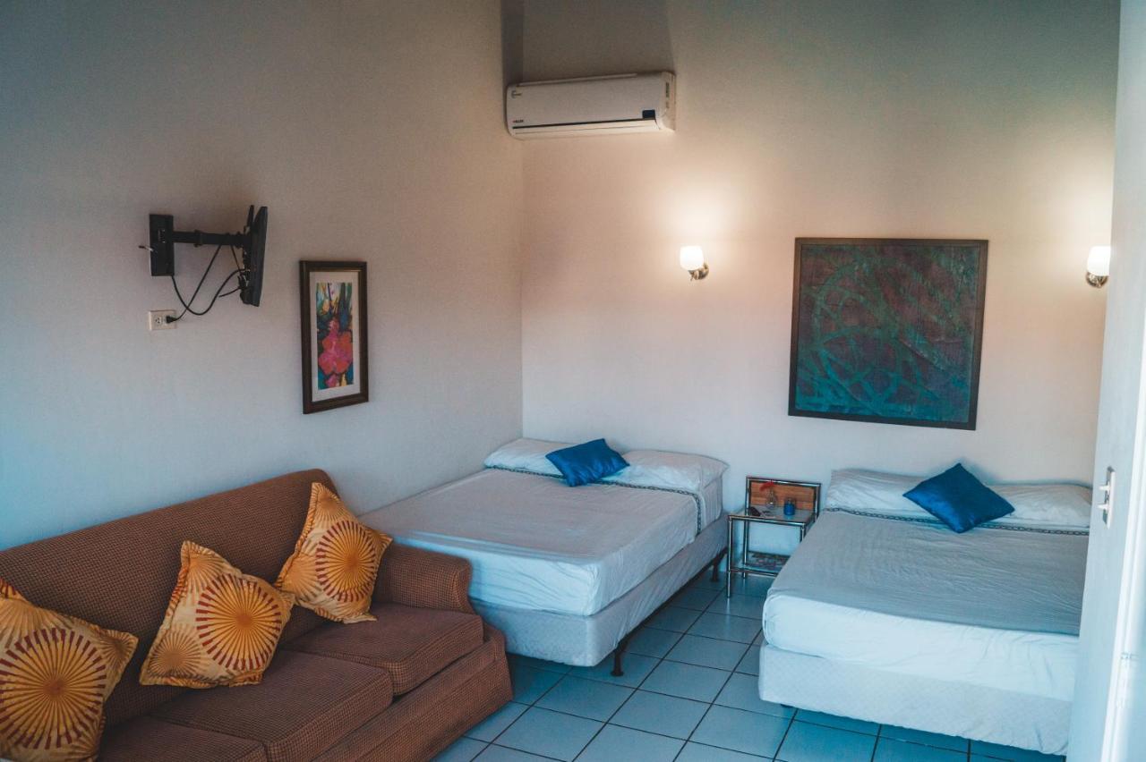 Courtesy Apartments Aruba オラニエスタッド エクステリア 写真