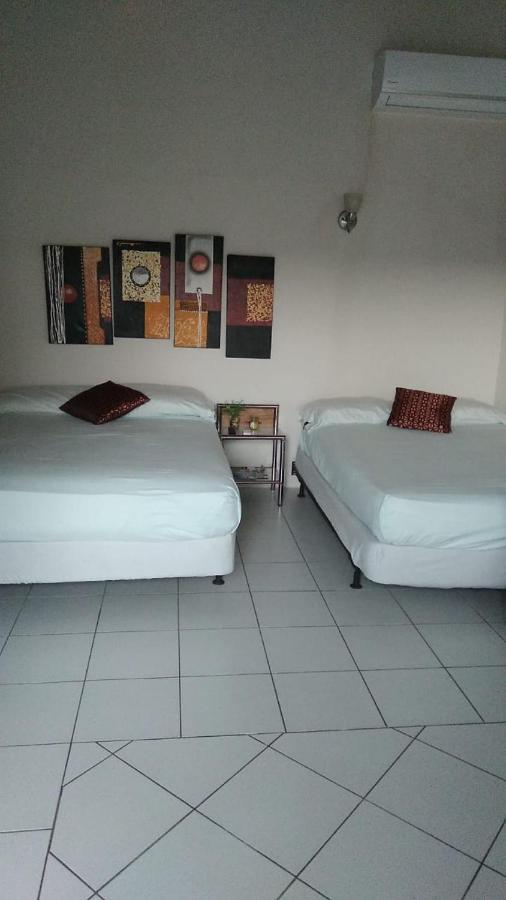 Courtesy Apartments Aruba オラニエスタッド エクステリア 写真